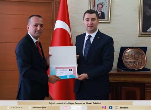 İlçemizde Görev Yapan Başarılı Öğretmenlerimize Başarı Belgesi 